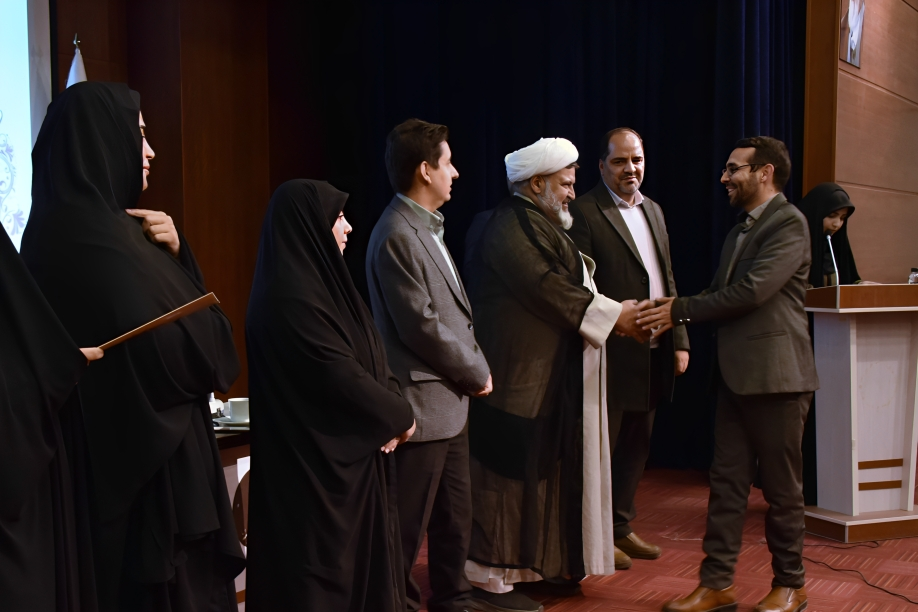 تقدیر از پژوهشگران برتر دانشگاه در روز پژوهش