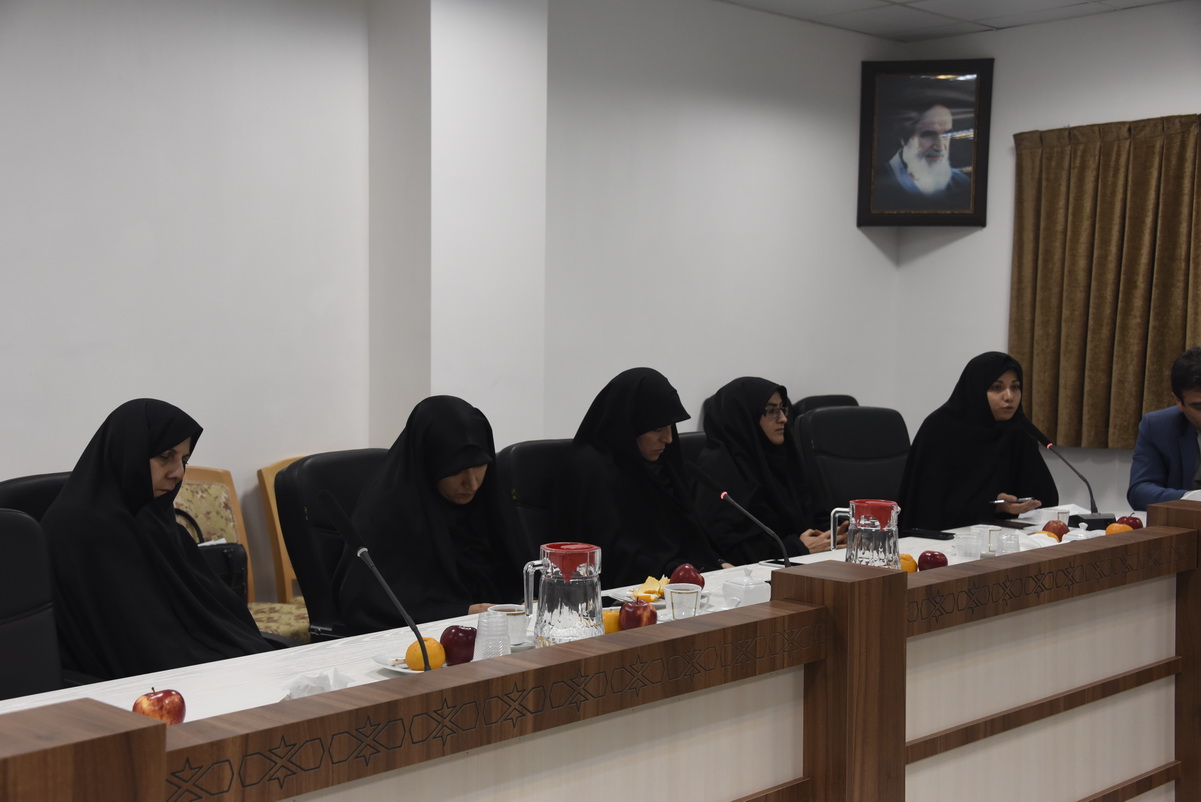 گروهی از خیرین استان قم ضمن بازدید از دانشگاه، با رئیس و مسوولین دانشگاه گفتگو کردند.