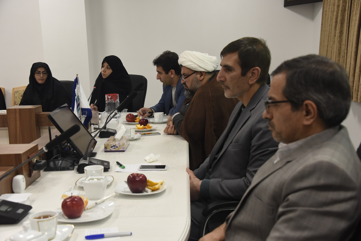 گروهی از خیرین استان قم ضمن بازدید از دانشگاه، با رئیس و مسوولین دانشگاه گفتگو کردند.