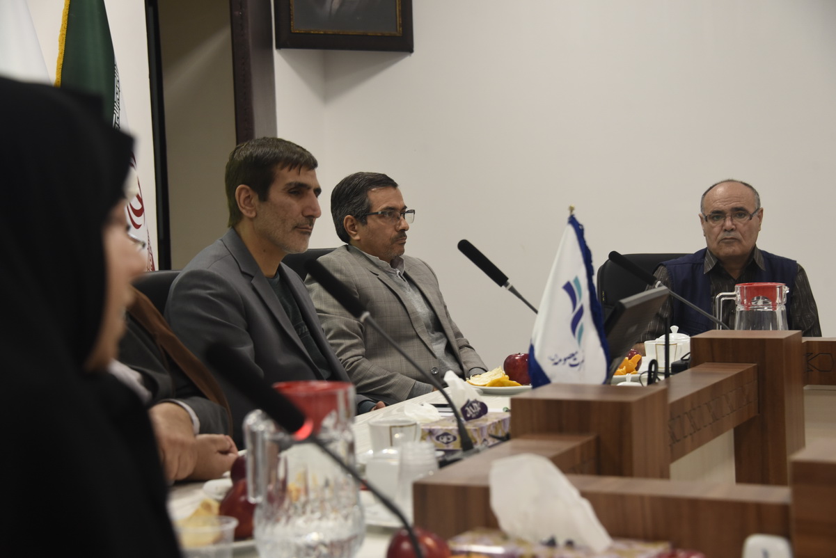گروهی از خیرین استان قم ضمن بازدید از دانشگاه، با رئیس و مسوولین دانشگاه گفتگو کردند.