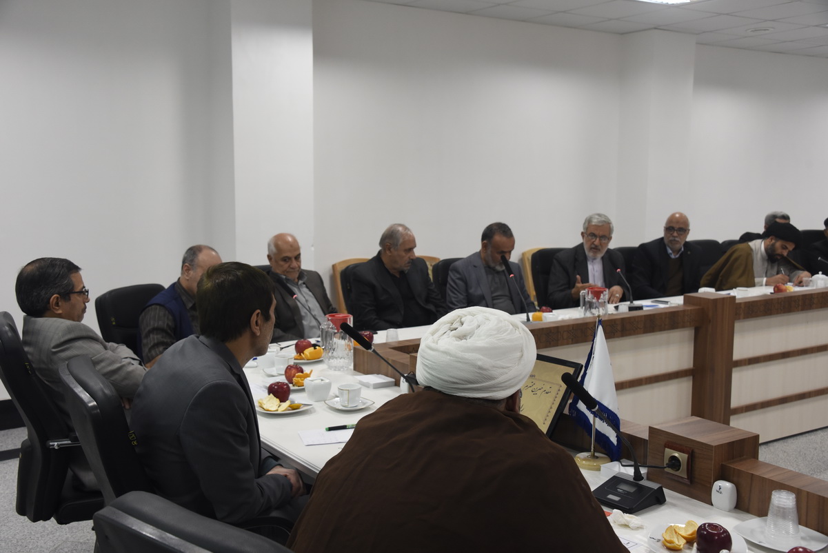 گروهی از خیرین استان قم ضمن بازدید از دانشگاه، با رئیس و مسوولین دانشگاه گفتگو کردند.